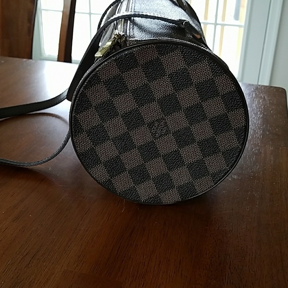 SOLD! Authentic LV Papillion 30 - Picture 4 of 8